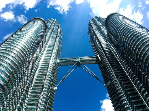 Башни Петронас в Куала-Лумпуре, Малайзия