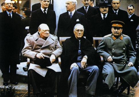 В Вашингтоне была подписана Декларация 26 государств и фактически завершилось официальное формирование антигитлеровской коалиции. Черчилль, Рузвельт и Сталин